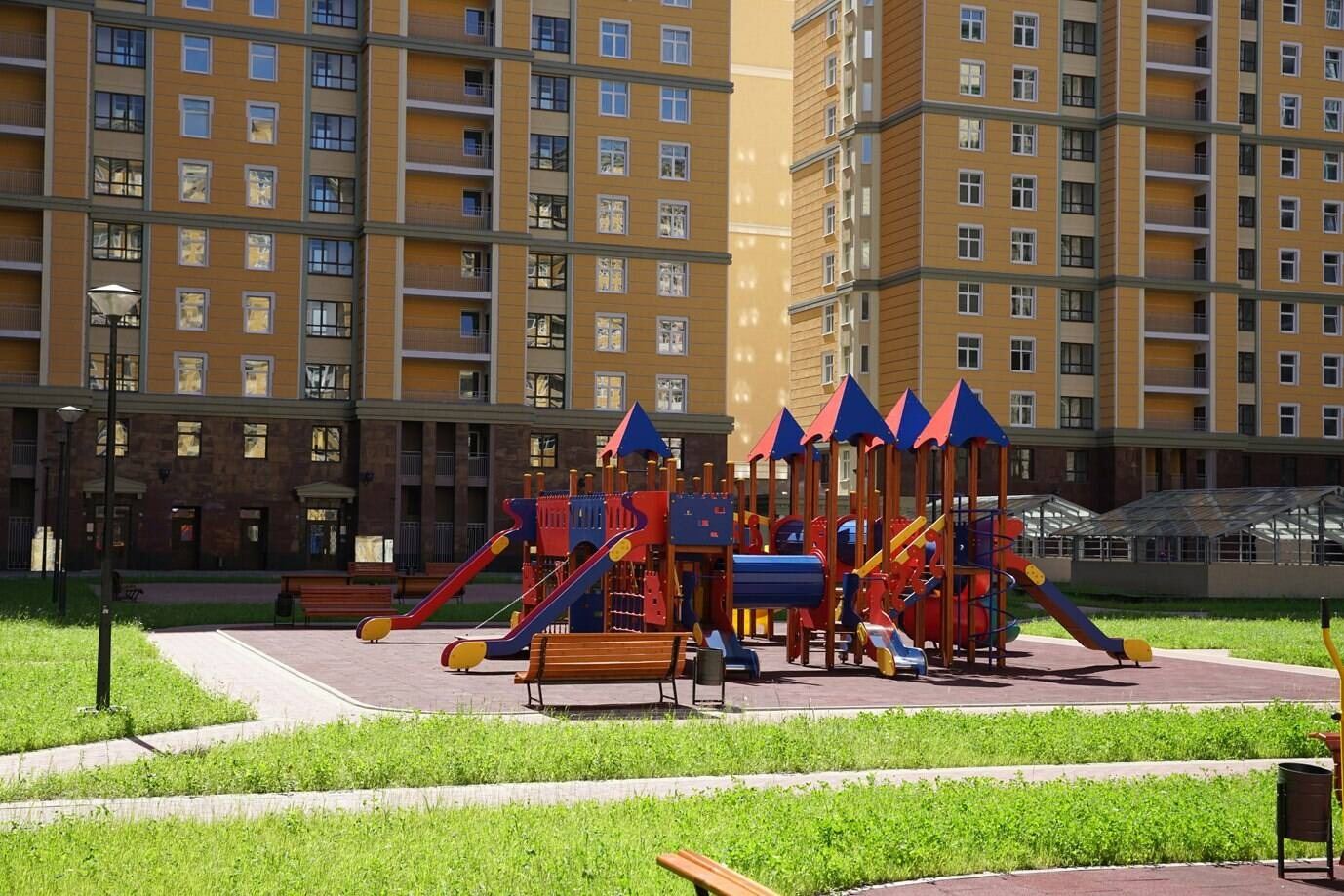 Времена года, Санкт-Петербург, Московский проспект, 73, корпус 5